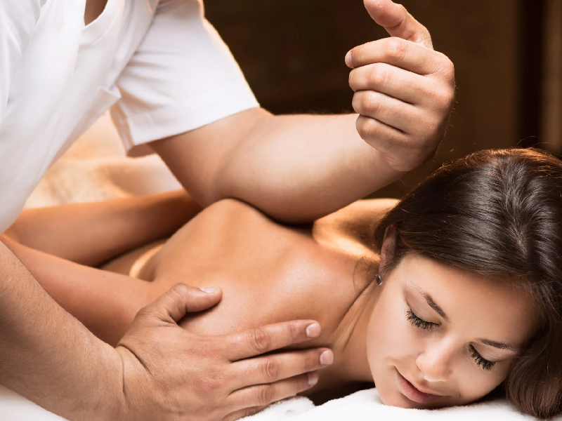 Deep tissue massage for muscle relief